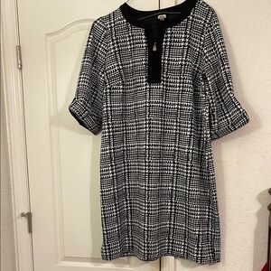 Anne Klein Black and White Sheath Dress with Cuffed 3/4 Sleeves